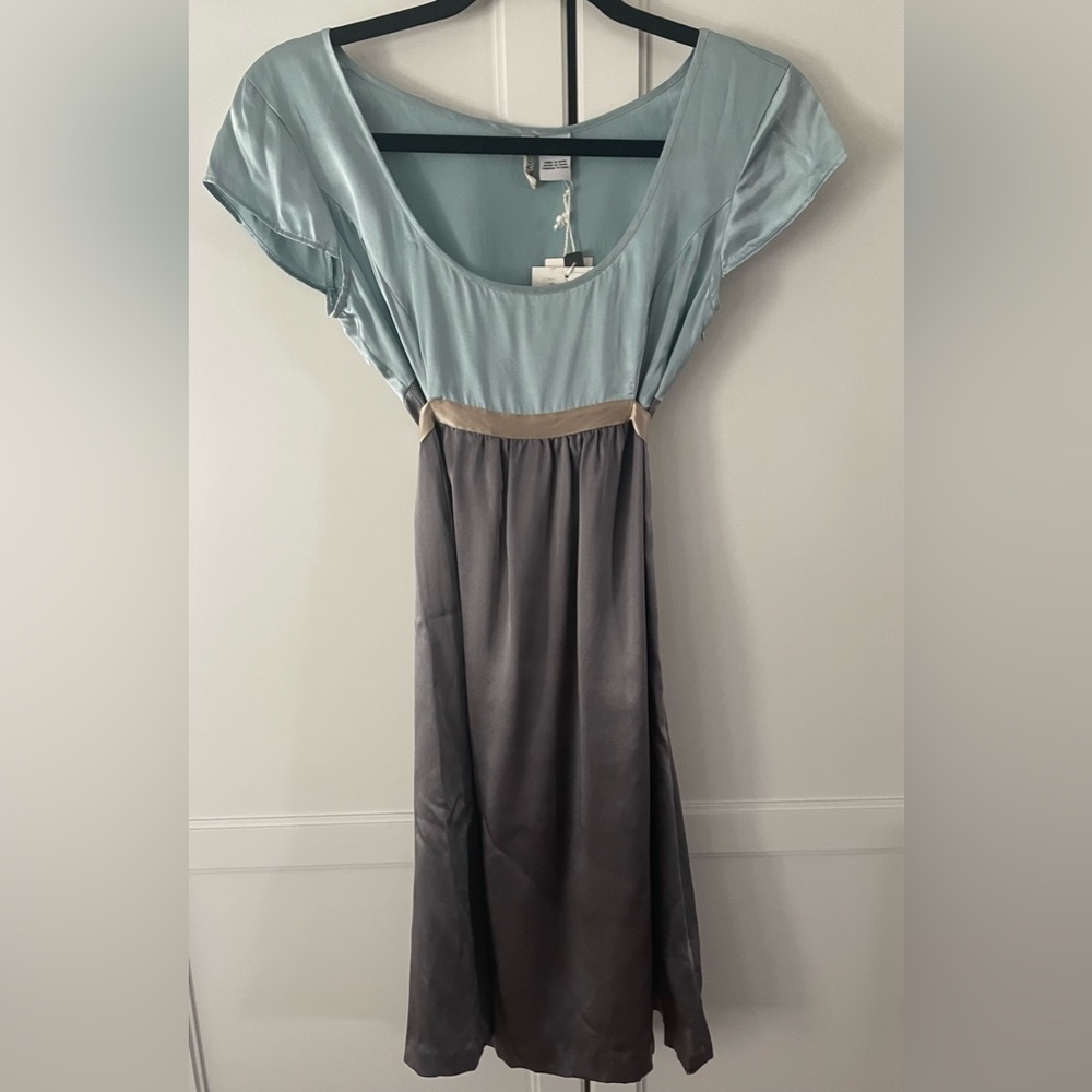 100% silk short sweet dress with ribbon Kensie size 4 NWT ADORABLE!